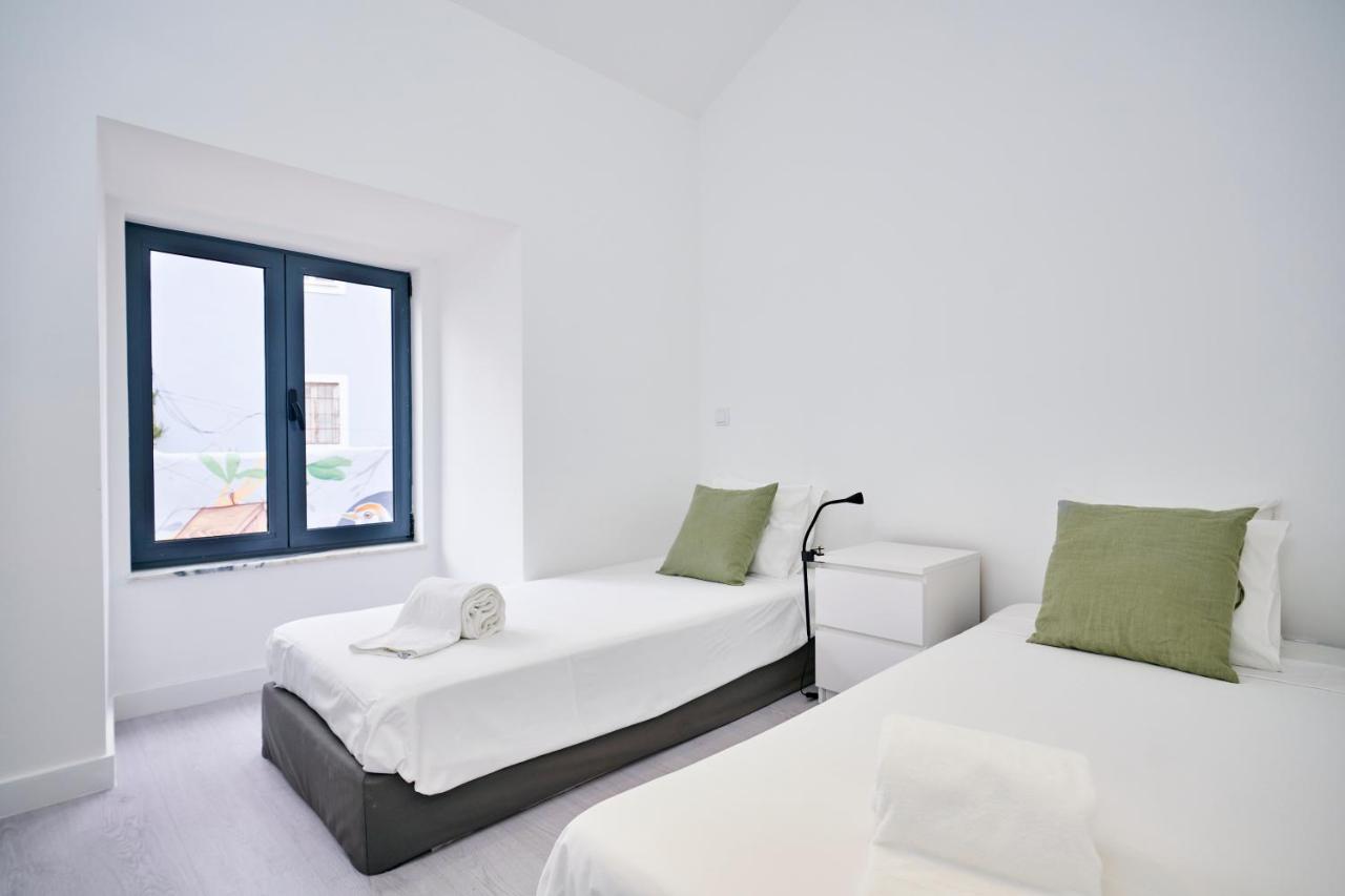 Altido Fabulous 3-Br Apartment In Western Lisbon Bagian luar foto